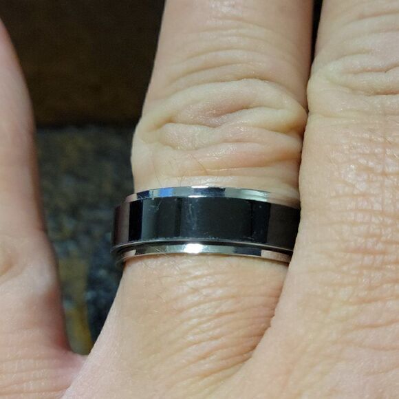 Personalized Engraved Mens Black Spinner Promise Ring - Mens Fidget Spinner Ring - Picture 7 of 8